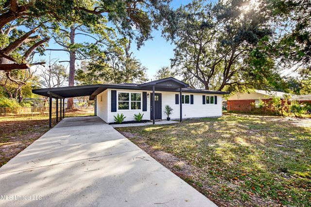 4628 Hilltop Drive, Ocean Springs, MS 39564