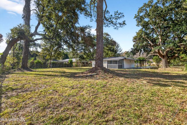 4628 Hilltop Drive, Ocean Springs, MS 39564