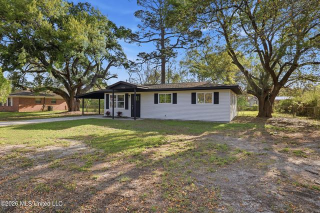 4628 Hilltop Drive, Ocean Springs, MS 39564