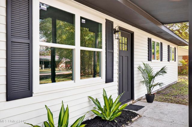 4628 Hilltop Drive, Ocean Springs, MS 39564