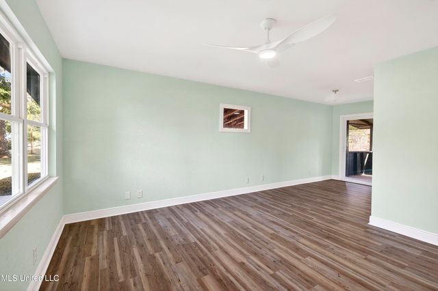 4628 Hilltop Drive, Ocean Springs, MS 39564