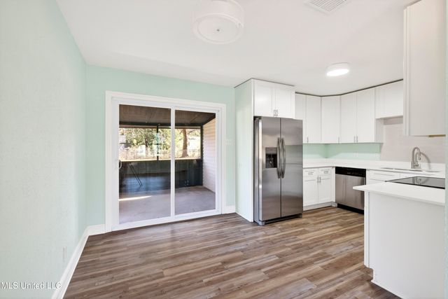 4628 Hilltop Drive, Ocean Springs, MS 39564