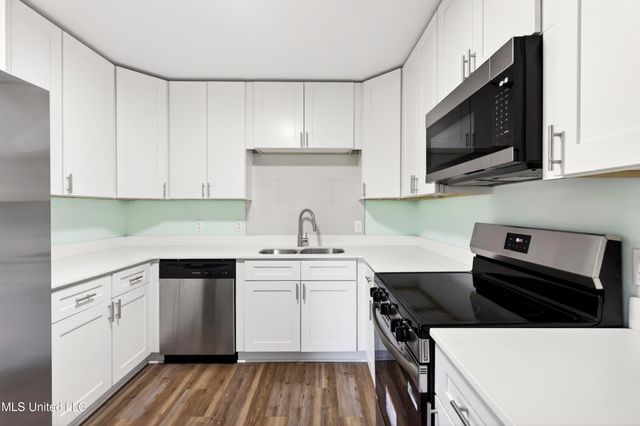 4628 Hilltop Drive, Ocean Springs, MS 39564