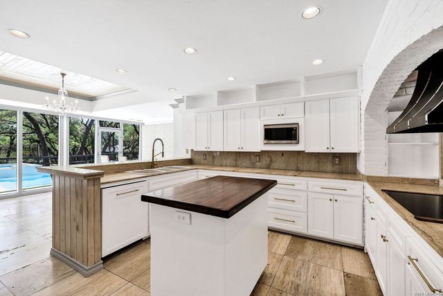 13010 George, San Antonio, TX 78230