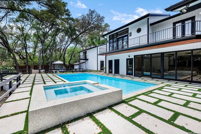 13010 George, San Antonio, TX 78230