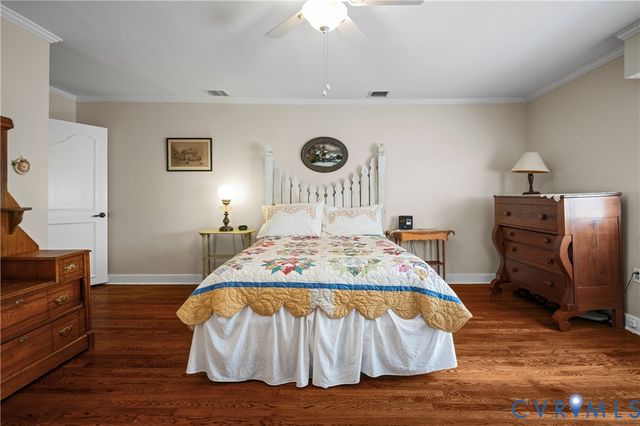 1152 Oakridge Rd, Petersburg, VA 23805