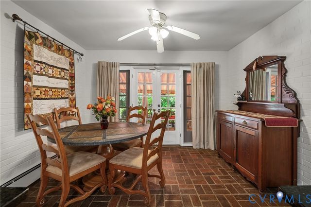 1152 Oakridge Rd, Petersburg, VA 23805