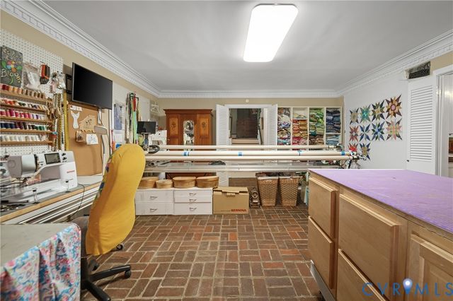 1152 Oakridge Rd, Petersburg, VA 23805