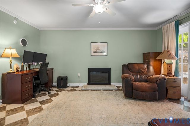 1152 Oakridge Rd, Petersburg, VA 23805