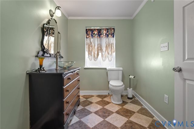 1152 Oakridge Rd, Petersburg, VA 23805