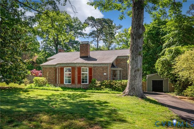 1152 Oakridge Rd, Petersburg, VA 23805