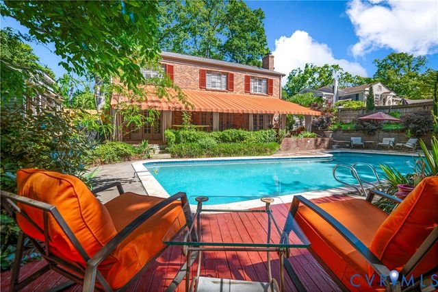1152 Oakridge Rd, Petersburg, VA 23805
