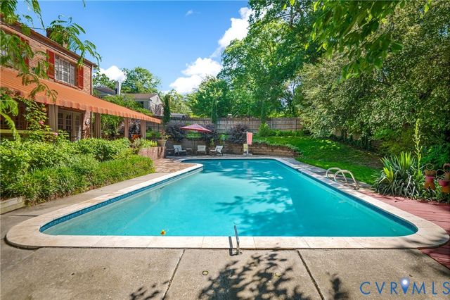 1152 Oakridge Rd, Petersburg, VA 23805