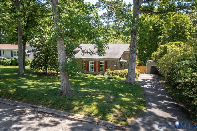 1152 Oakridge Rd, Petersburg, VA 23805
