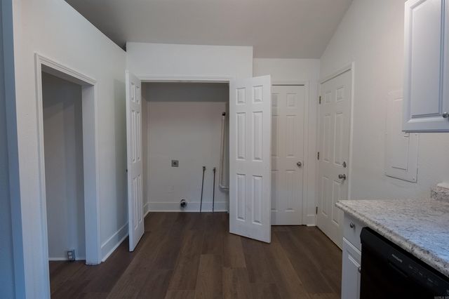 4616 Edison Ave, Bauxite, AR 72011