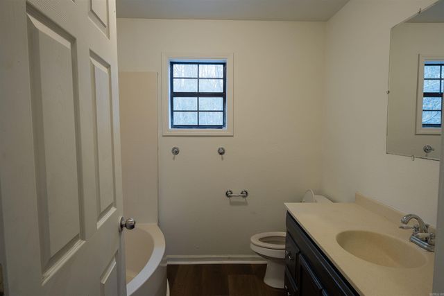 4616 Edison Ave, Bauxite, AR 72011