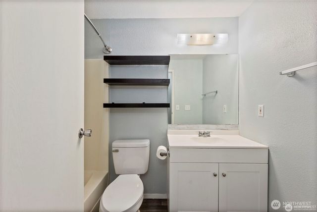 7815 Royal Oak Dr SE, Olympia, WA 98503