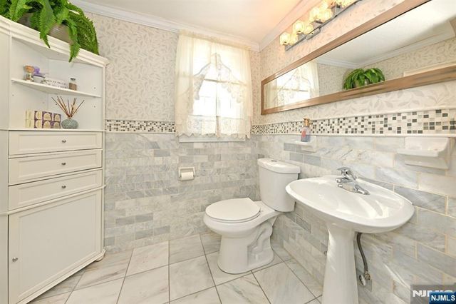 50 Catherine Avenue, Saddle Brook, NJ 07663