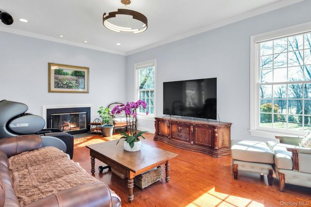 58 Stone Hill Drive S, Manhasset, NY 11030