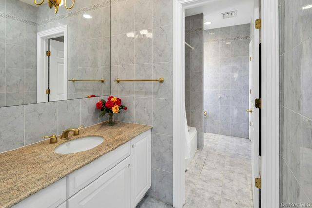 58 Stone Hill Drive S, Manhasset, NY 11030