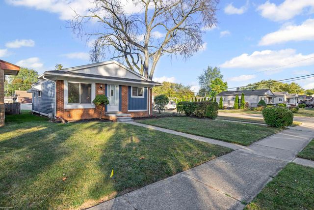 23339 Allor Street, St Clair Shores, MI 48082