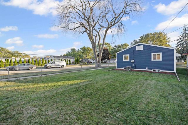 23339 Allor Street, St Clair Shores, MI 48082