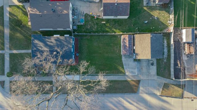 23339 Allor Street, St Clair Shores, MI 48082