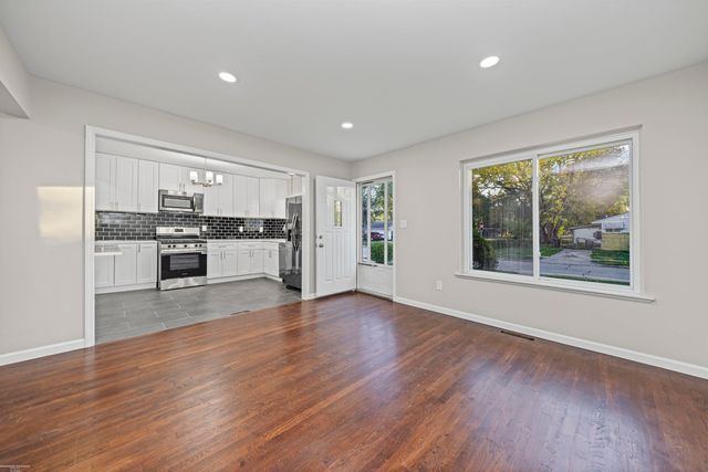 23339 Allor Street, St Clair Shores, MI 48082