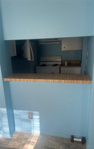 9898 Club Creek Dr 405, Houston, TX 77036