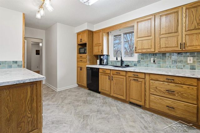 2811 Dina Street, Midland, MI 48642