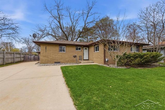 2811 Dina Street, Midland, MI 48642