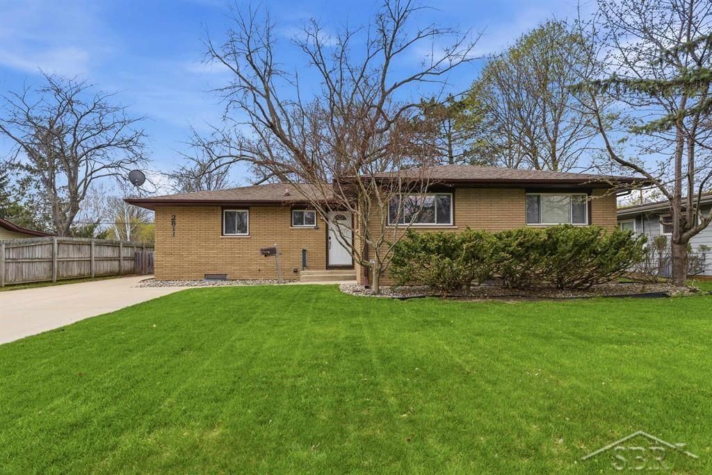 2811 Dina Street, Midland, MI 48642