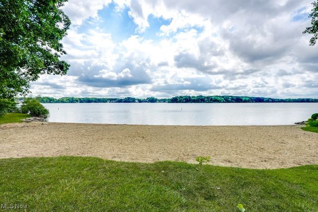 10269 Smugglers Cove, Aurora, OH 44202