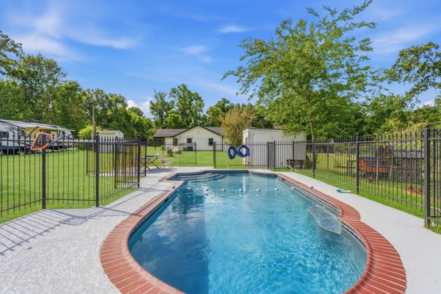 5110 Treaschwig Road, Spring, TX 77373