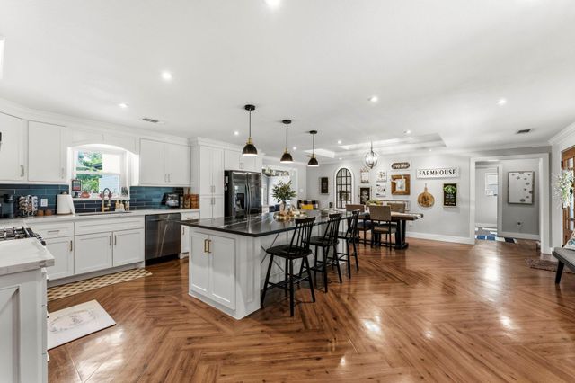 5110 Treaschwig Road, Spring, TX 77373
