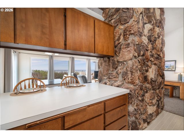 3300 Nw Oceania Dr, Waldport, OR 97394