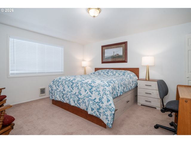 3300 Nw Oceania Dr, Waldport, OR 97394