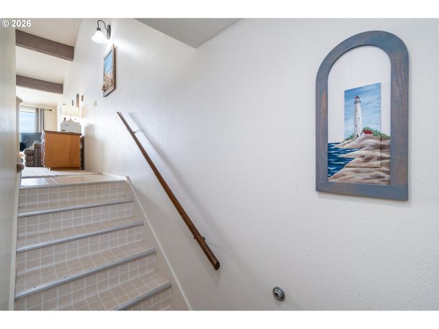 3300 Nw Oceania Dr, Waldport, OR 97394