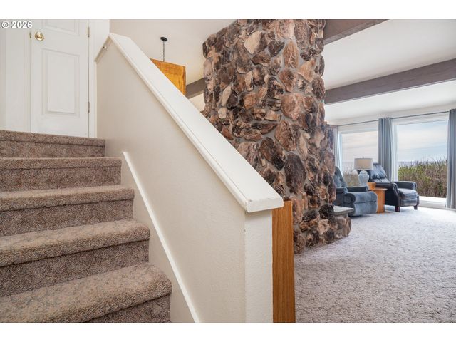 3300 Nw Oceania Dr, Waldport, OR 97394