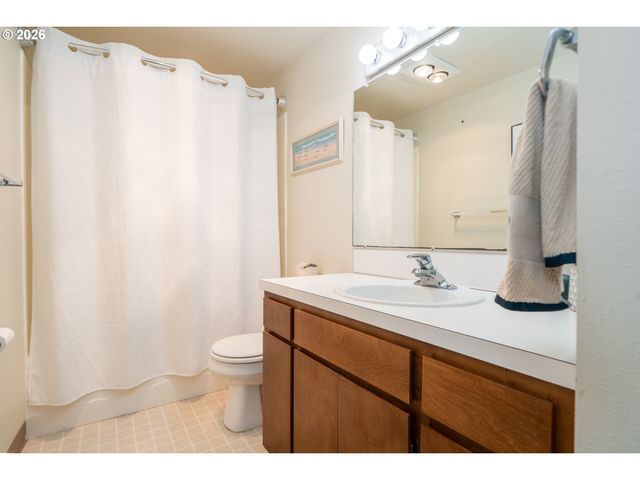 3300 Nw Oceania Dr, Waldport, OR 97394