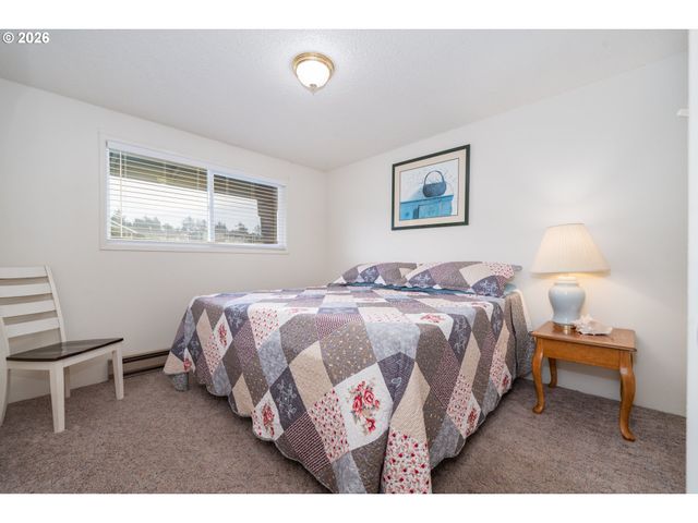 3300 Nw Oceania Dr, Waldport, OR 97394