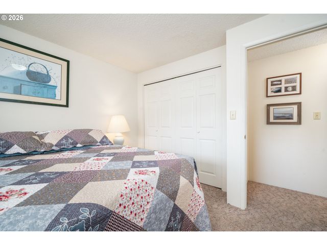 3300 Nw Oceania Dr, Waldport, OR 97394