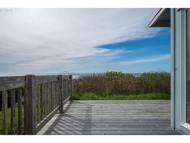 3300 Nw Oceania Dr, Waldport, OR 97394