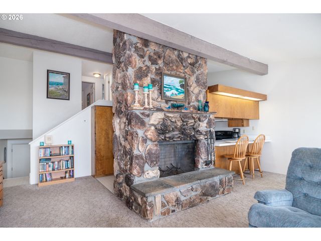 3300 Nw Oceania Dr, Waldport, OR 97394