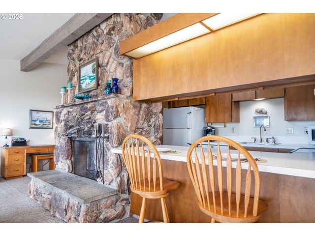 3300 Nw Oceania Dr, Waldport, OR 97394