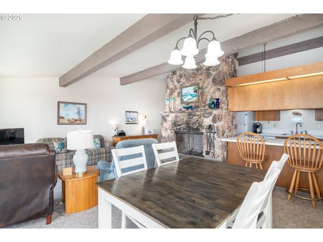 3300 Nw Oceania Dr, Waldport, OR 97394