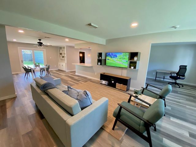 6023 Claridge Drive, Houston, TX 77096