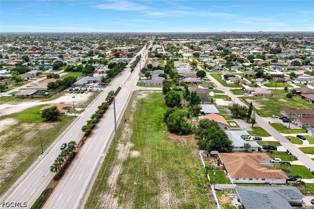 1808 Santa Barbara BLVD, Cape Coral, FL 33991