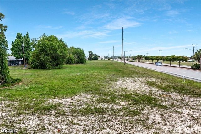 1808 Santa Barbara BLVD, Cape Coral, FL 33991