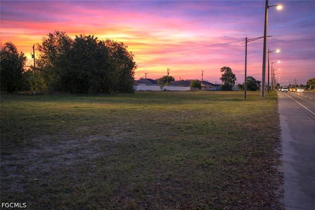 1808 Santa Barbara BLVD, Cape Coral, FL 33991